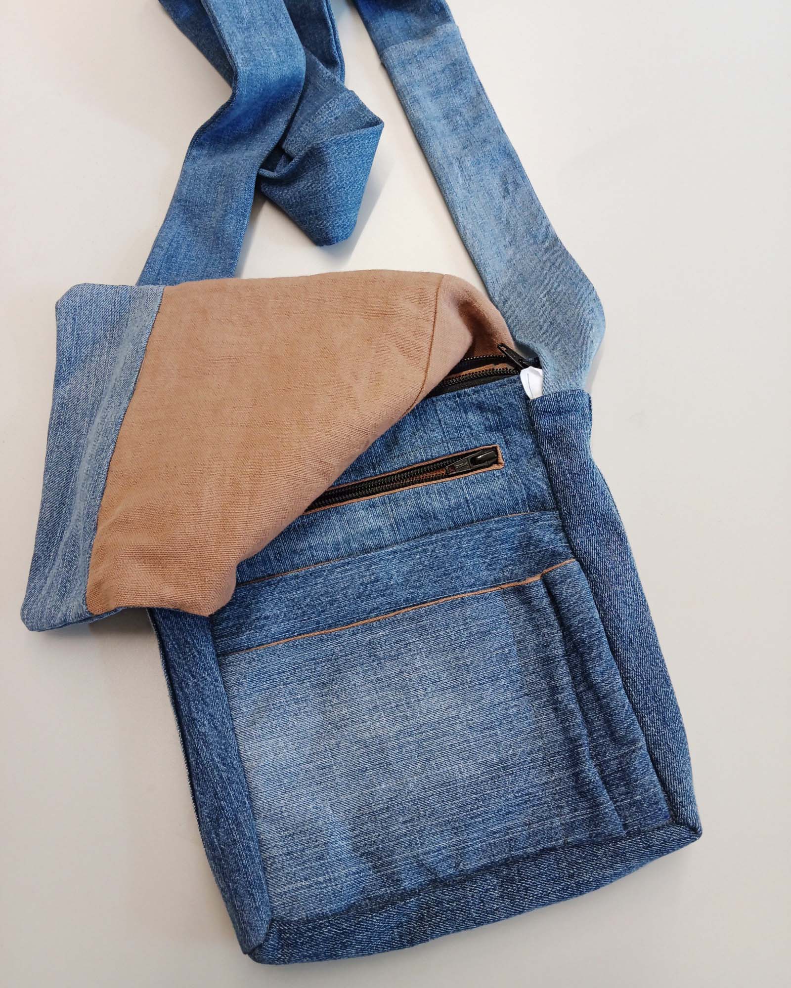 Textilarbeit Umhängetasche